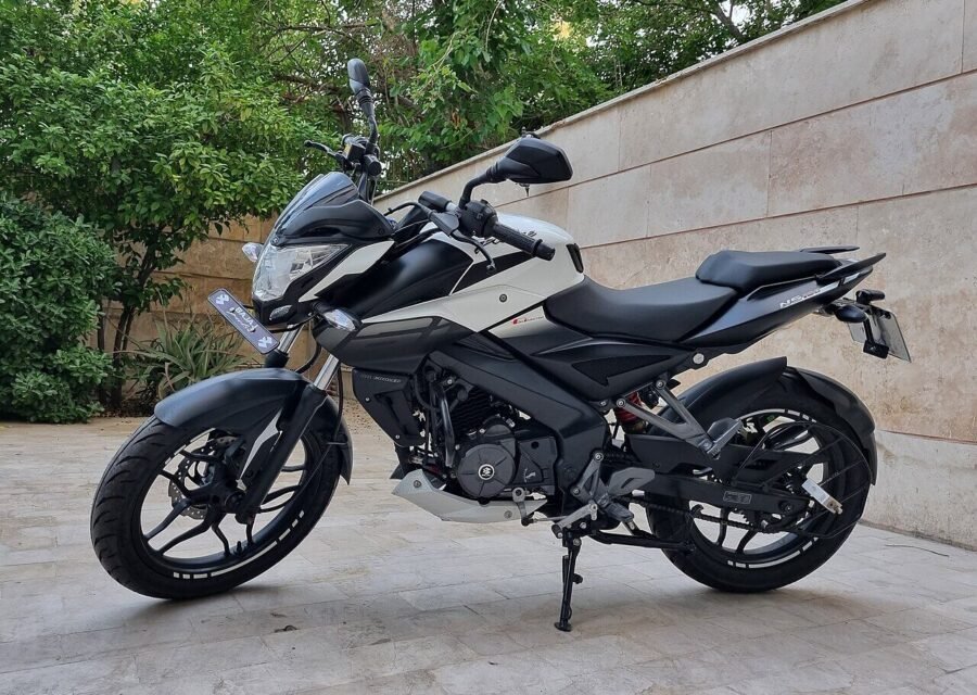 BAJAJ Pulsar NS160