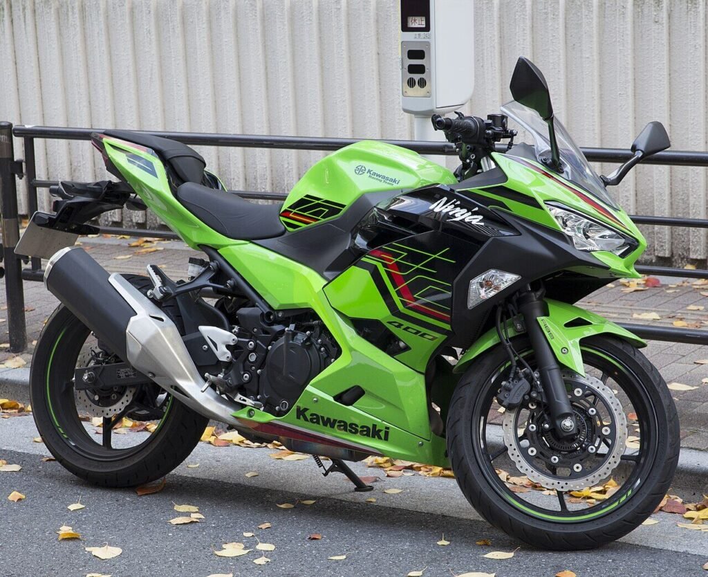 Kawasaki Ninja 400 KRT Edition (facelift model) right side